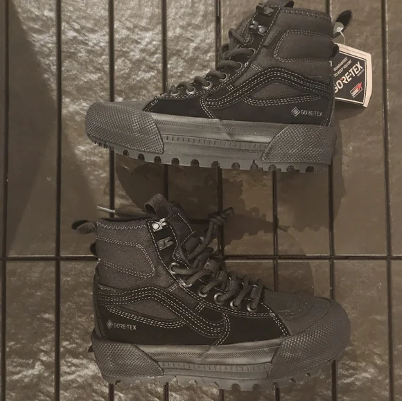 Women's VANS Sk8-Hi GORE-TEX MTE 'Blackout' - Picture 15 of 16